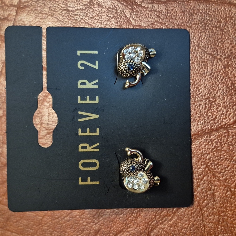 Bejeweled Elephant Stud Earrings From Forever 21! NWT!